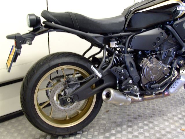 yamaha - xsr-700-abs