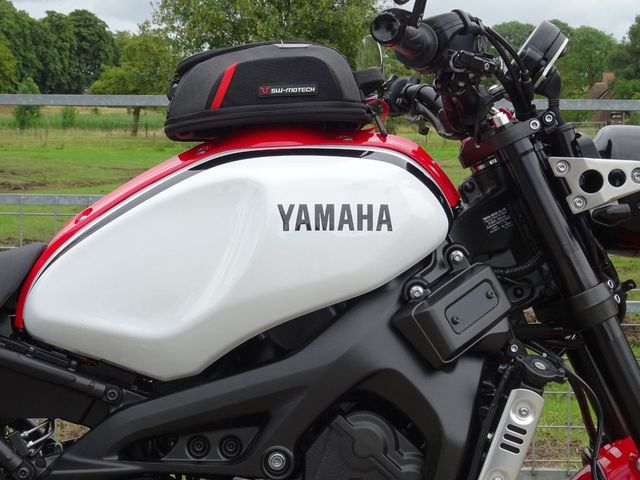 yamaha - xsr-900-abs