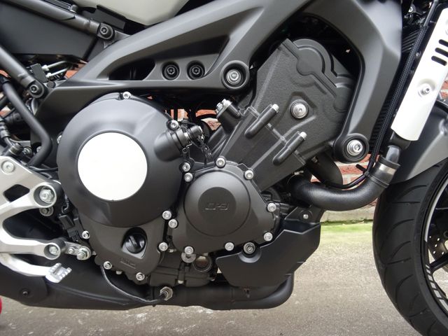 yamaha - xsr-900-abs