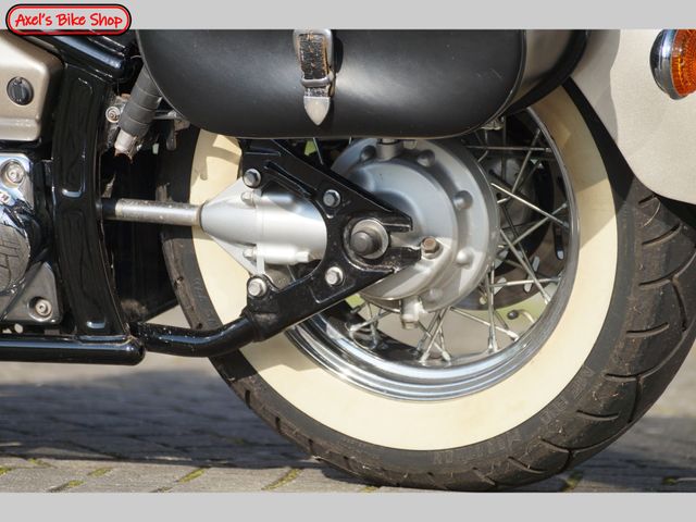 yamaha - xvs-1100-a-dragstar-classic