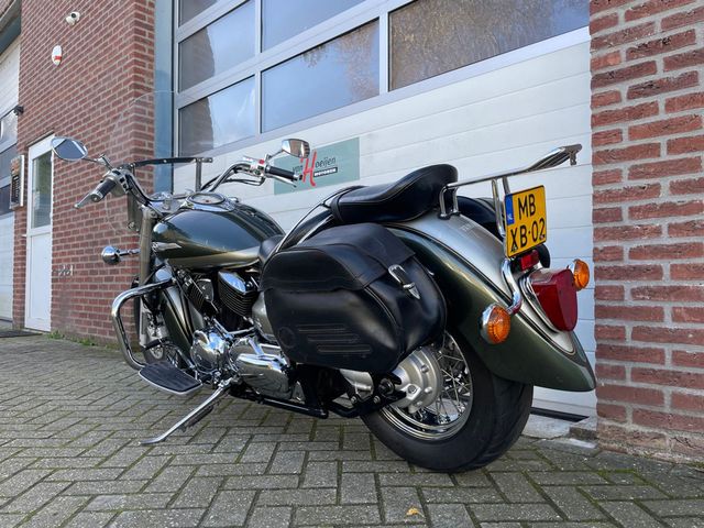 yamaha - xvs-1100-a-dragstar-classic