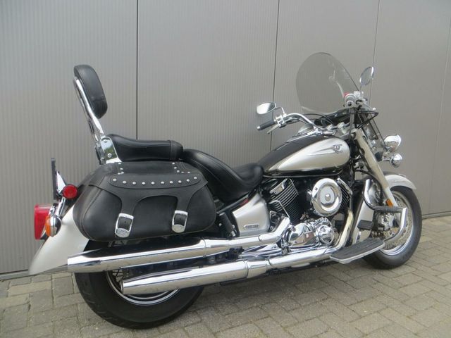 yamaha - xvs-1100-a-dragstar-classic