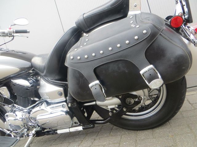 yamaha - xvs-1100-a-dragstar-classic