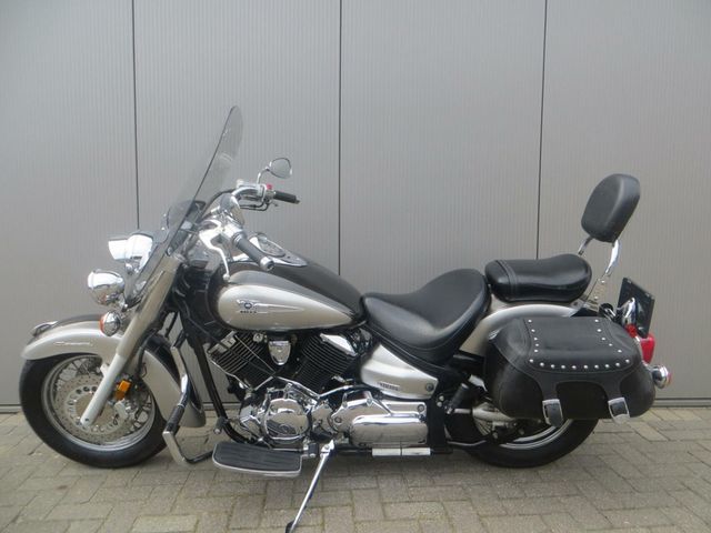 yamaha - xvs-1100-a-dragstar-classic