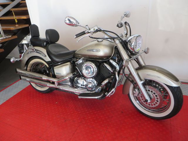 yamaha - xvs-1100-a-dragstar-classic