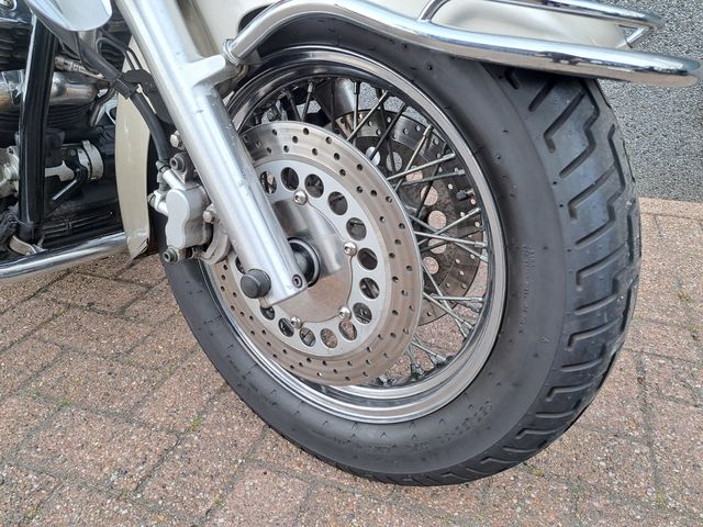 yamaha - xvs-1100-a-dragstar-classic