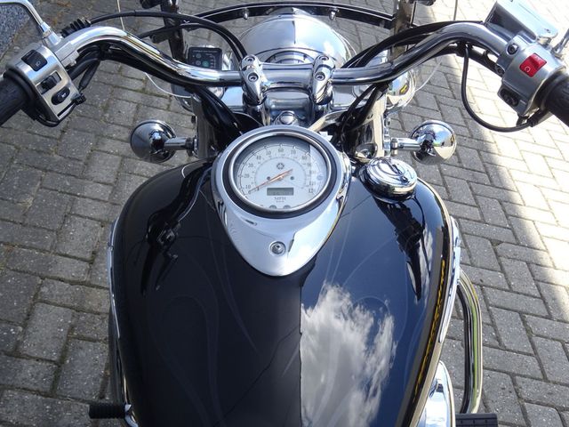 yamaha - xvs-1100-a-dragstar-classic