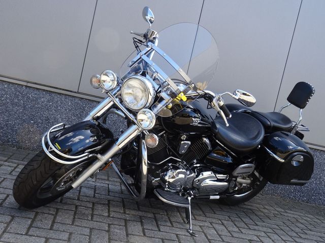 yamaha - xvs-1100-a-dragstar-classic