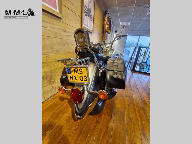 yamaha - xvs-1100-a-dragstar-classic