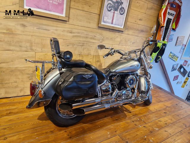 yamaha - xvs-1100-a-dragstar-classic