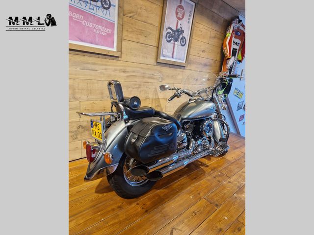 yamaha - xvs-1100-a-dragstar-classic