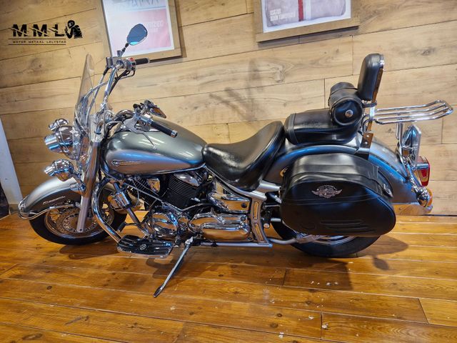 yamaha - xvs-1100-a-dragstar-classic