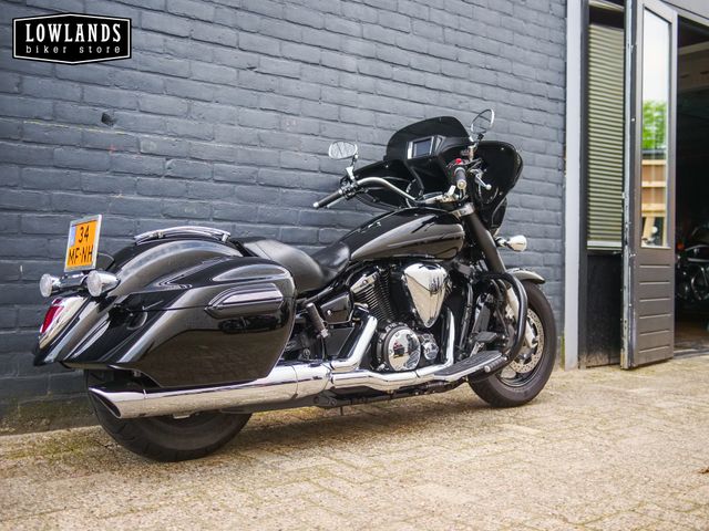 yamaha - xvs-1300-a-midnight-star