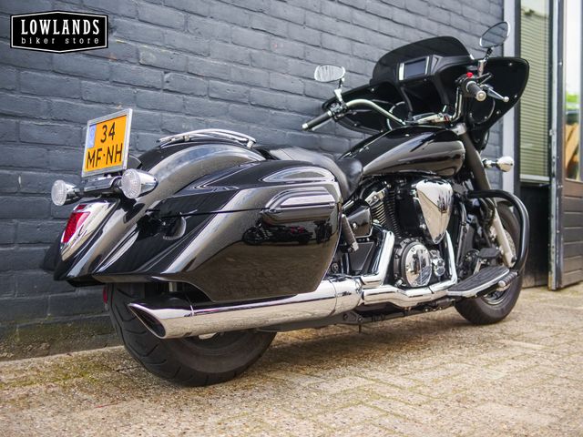 yamaha - xvs-1300-a-midnight-star