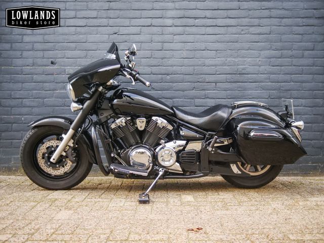 yamaha - xvs-1300-a-midnight-star
