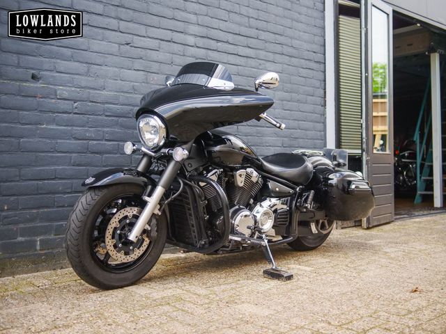 yamaha - xvs-1300-a-midnight-star