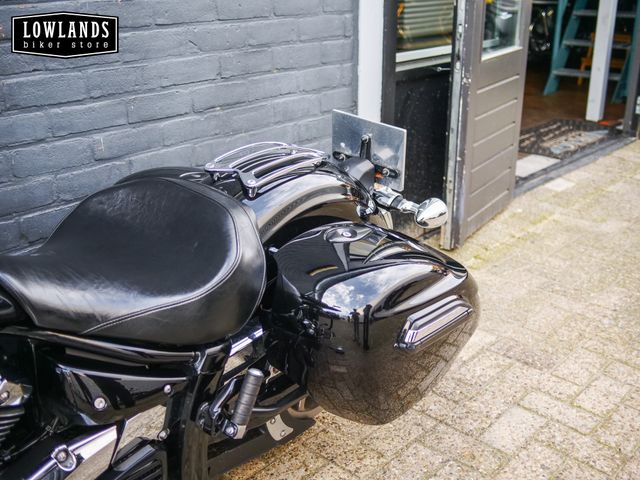 yamaha - xvs-1300-a-midnight-star