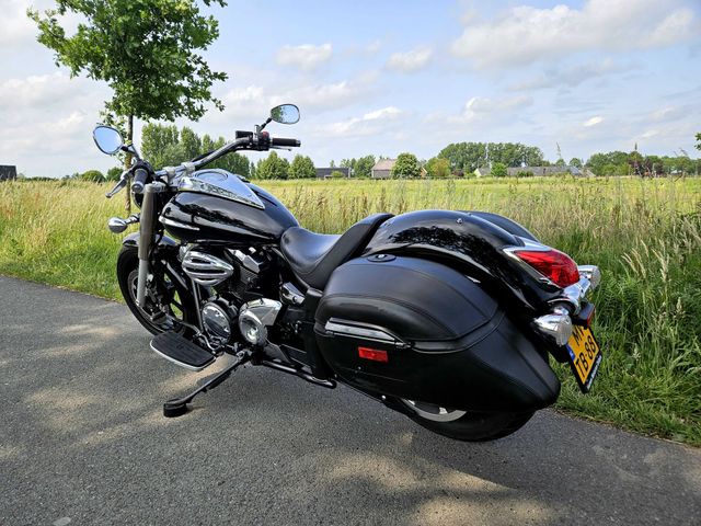 yamaha - xvs-950-a-midnight-star