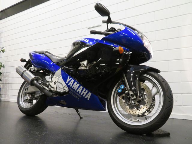 yamaha - yzf-1000-r-thunderace