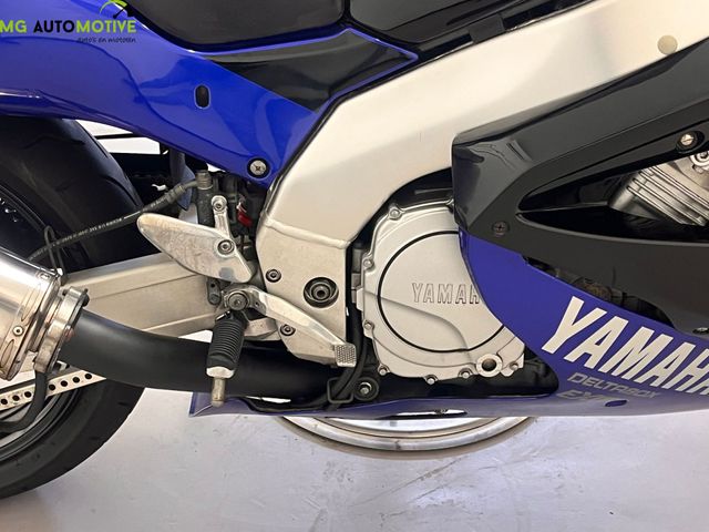 yamaha - yzf-1000-r-thunderace