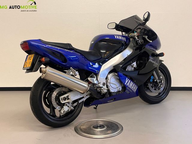 yamaha - yzf-1000-r-thunderace