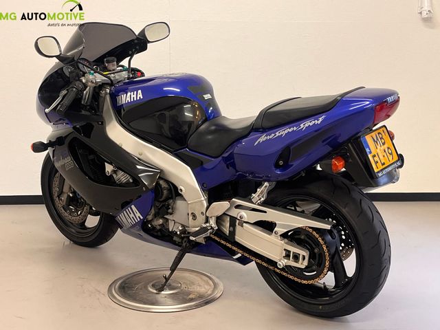 yamaha - yzf-1000-r-thunderace