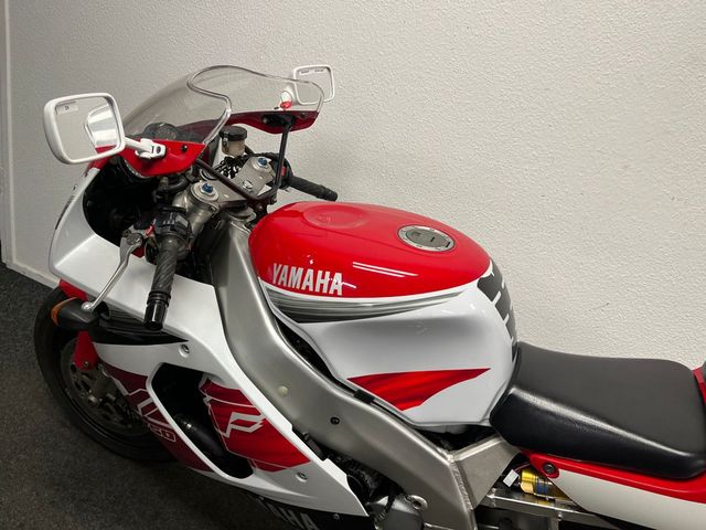 yamaha - yzf-750-r