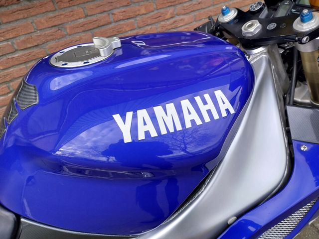 yamaha - yzf-r1