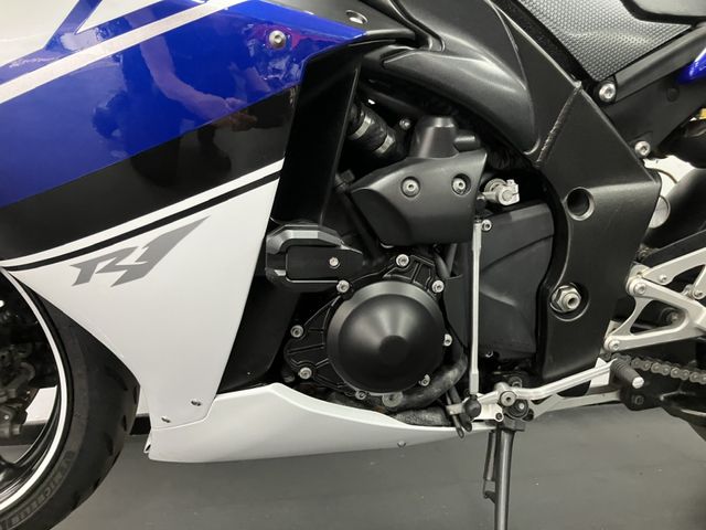 yamaha - yzf-r1