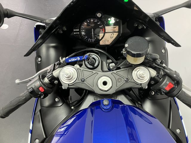 yamaha - yzf-r1