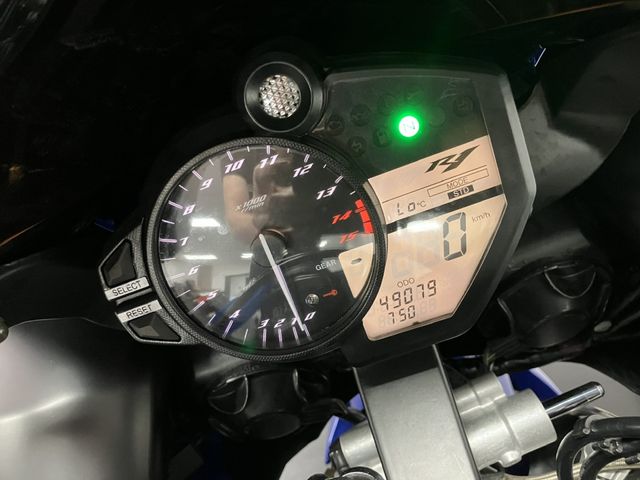 yamaha - yzf-r1