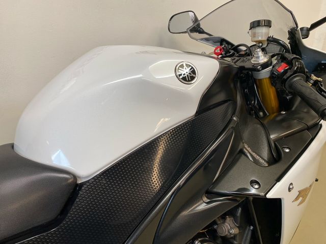 yamaha - yzf-r1