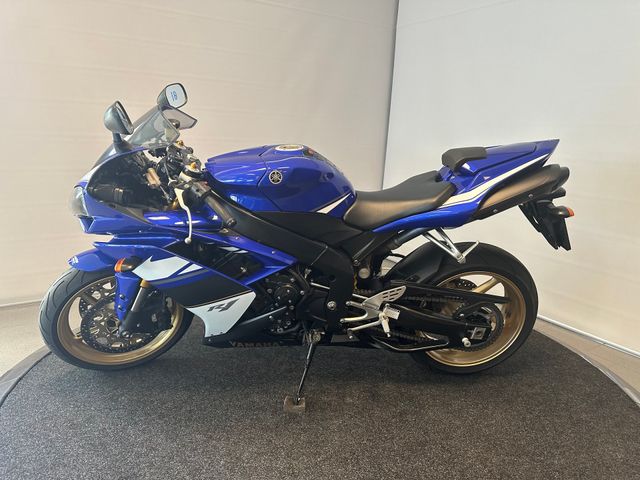 yamaha - yzf-r1