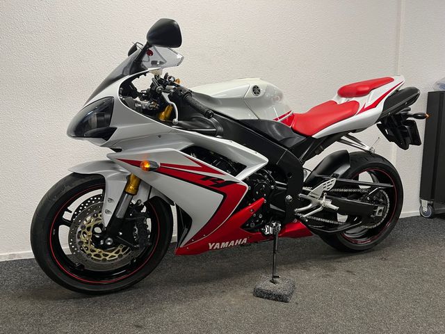 yamaha - yzf-r1