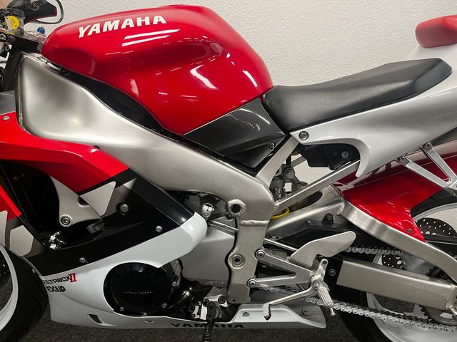 yamaha - yzf-r1