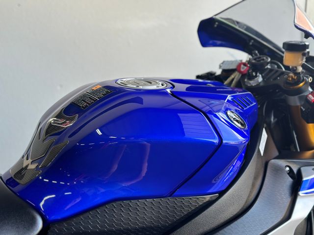 yamaha - yzf-r1