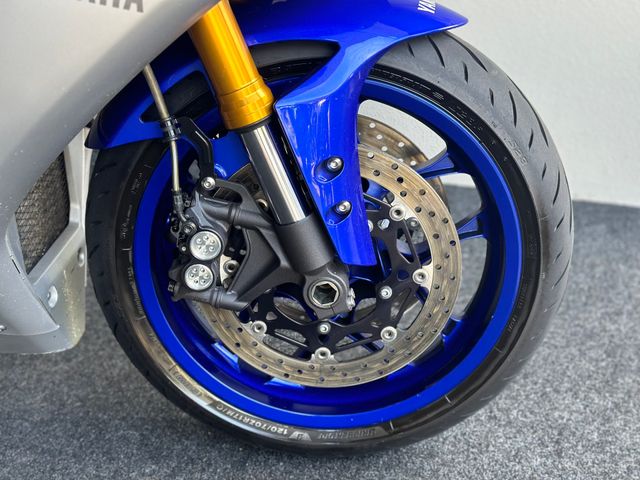 yamaha - yzf-r1