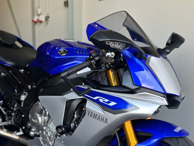 yamaha - yzf-r1