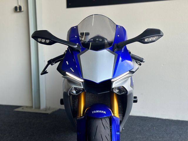 yamaha - yzf-r1