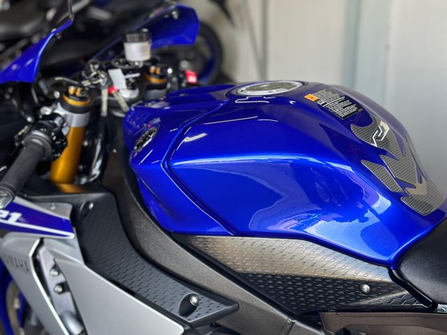 yamaha - yzf-r1