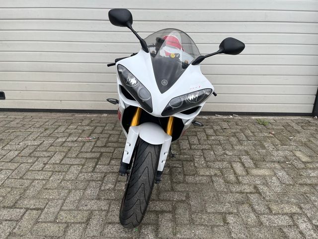 yamaha - yzf-r1