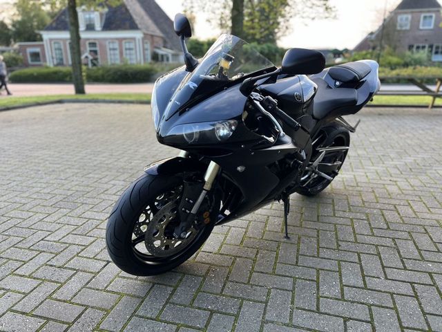 yamaha - yzf-r1