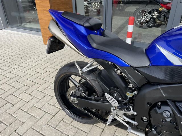 yamaha - yzf-r1