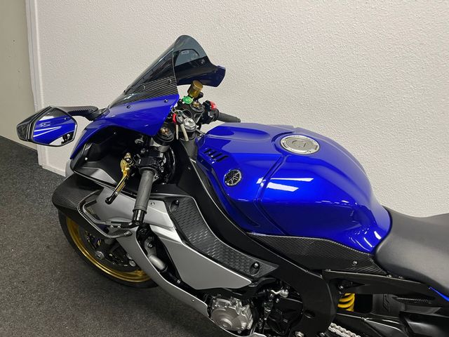 yamaha - yzf-r1