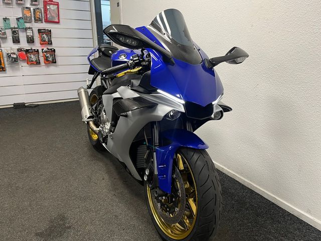 yamaha - yzf-r1