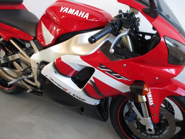 yamaha - yzf-r1