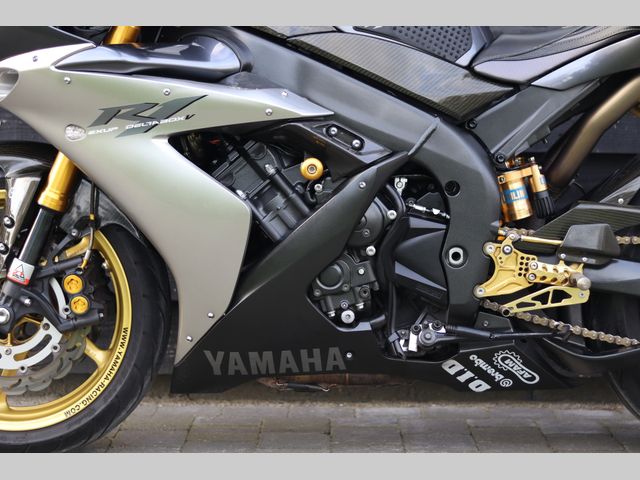 yamaha - yzf-r1