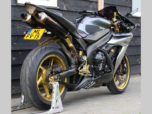 yamaha - yzf-r1