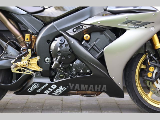 yamaha - yzf-r1