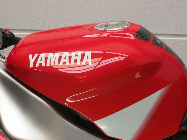 yamaha - yzf-r1